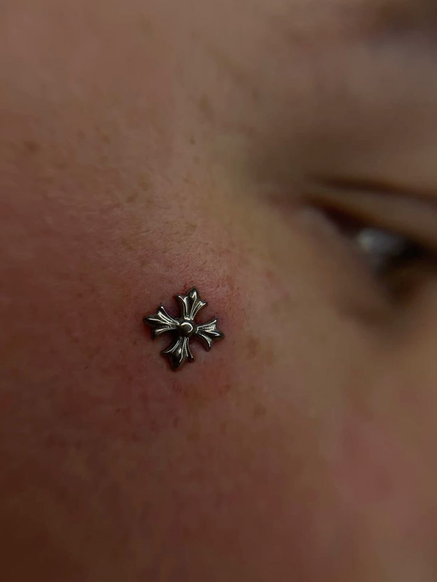 prettid0ll's tweet image. I need face dermals like these for da sims 4