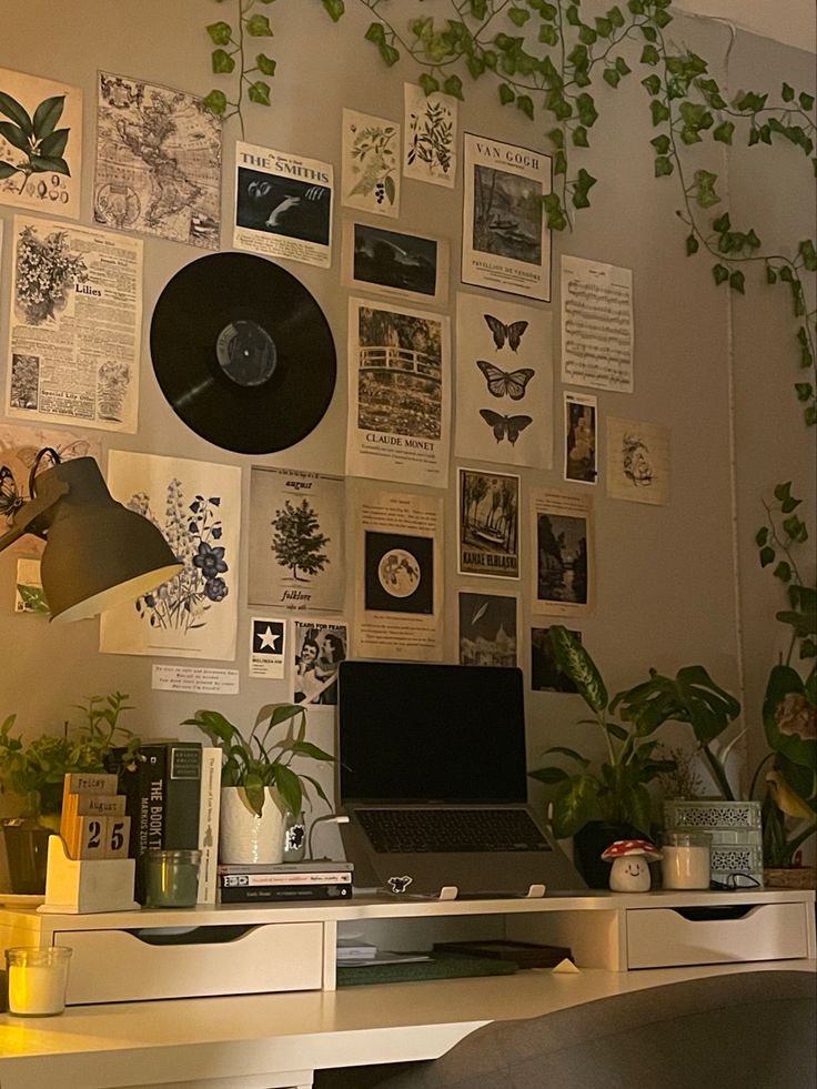 strangelimns's tweet photo. —  ABOUT NY 

⌨️ 4º termo de ADS 

💻  commits e surtos de fã dividindo espaço

🎧 entre bugs e playlists favoritas

+infos:  19 anos | ela/dela | lgbtqiapn+ | leitora  
⌕ #studytwtbr #studytech #bolhatechgirl #booktwt

ꨄuma garota tentando transformar caos em criação https://t.co/nlixvUQxLI