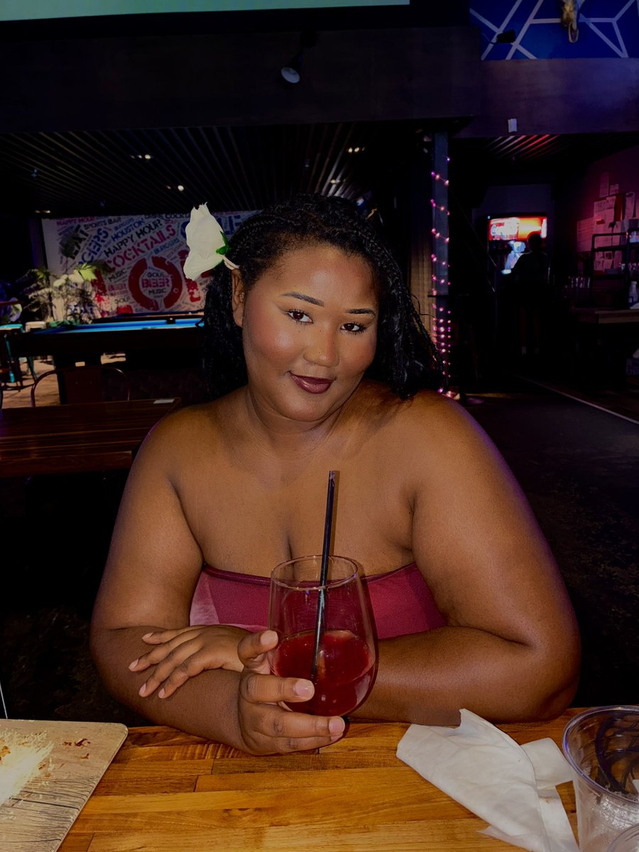 Luvrz7's tweet image. Y’all I forgot to post my birthday pics 🤭

#cancerszn