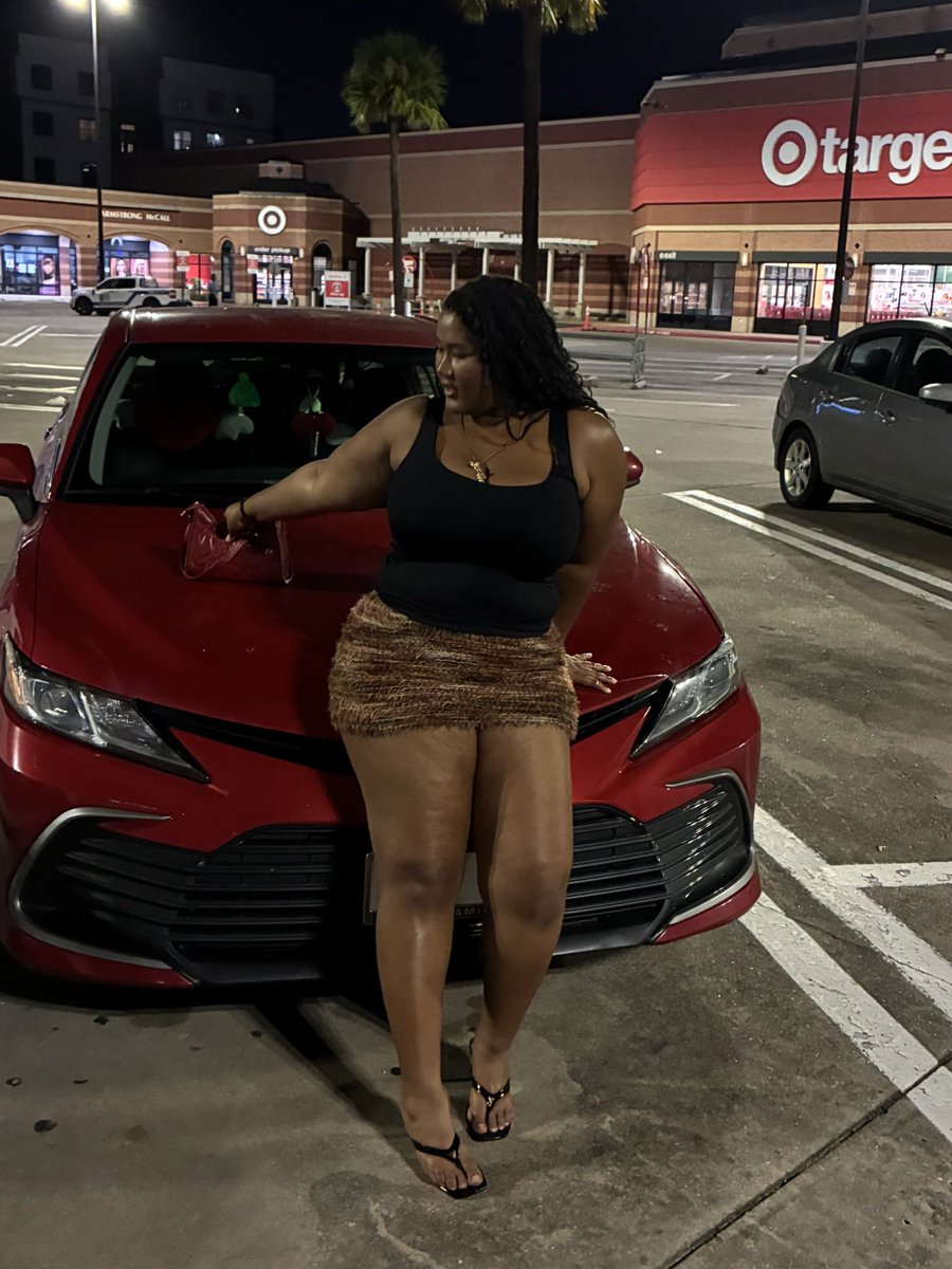 Luvrz7's tweet image. Y’all I forgot to post my birthday pics 🤭

#cancerszn