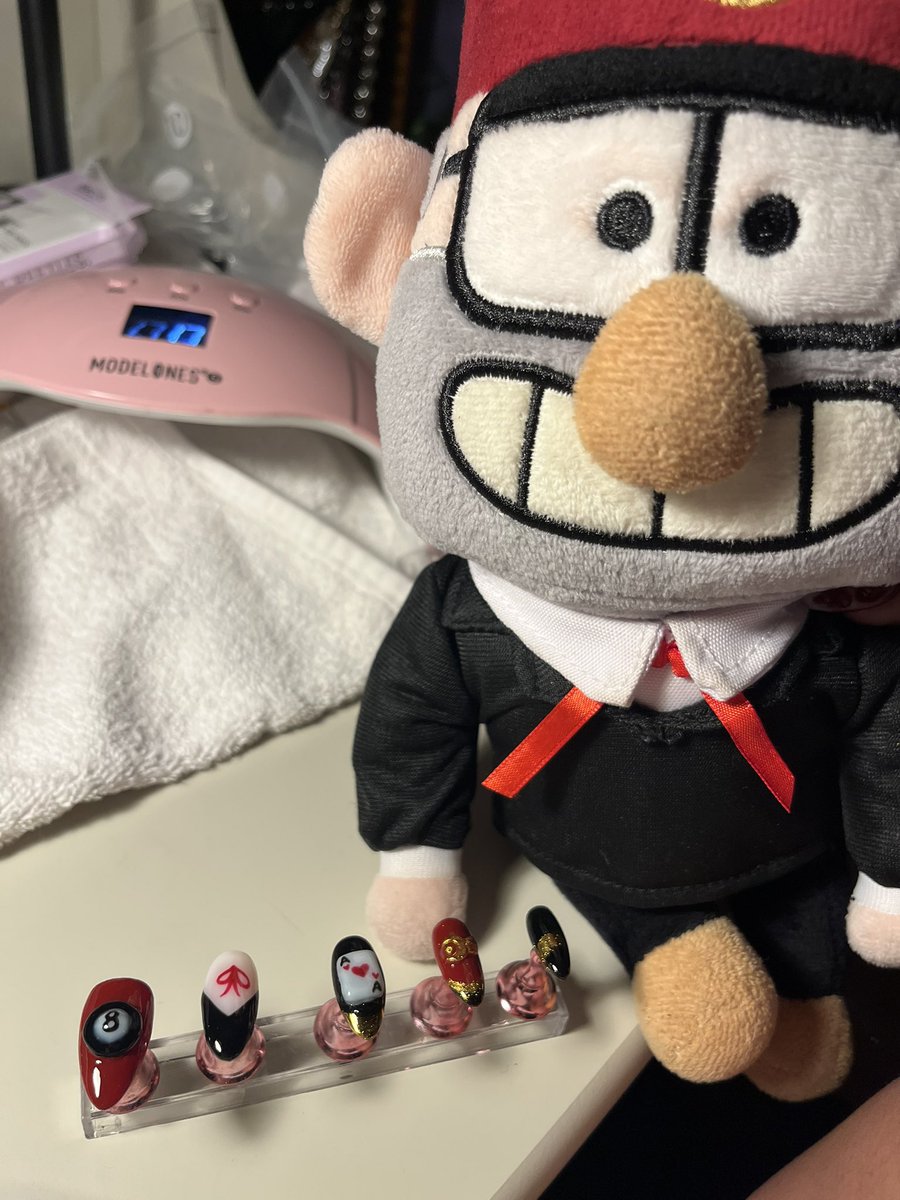 dailystanplush's tweet photo. Stan Plush the nail artist!💅 https://t.co/A0gOu90acs