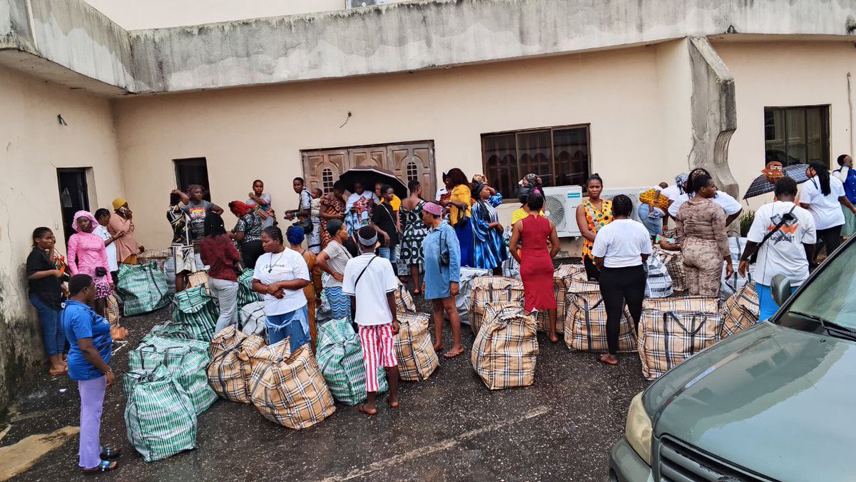 PathfindersJI's tweet photo. Thanks to @StateDept @JTIP_State, 55 #trafficking #survivors received food + hygiene packs with beans, rice, oil, soap, pads &amp; more. With food prices soaring &amp; basic meals out of reach, this brought relief, dignity &amp; hope. 
#SupportSurvivors #endtrafficking #not4sale https://t.co/2cpvFbJzYL