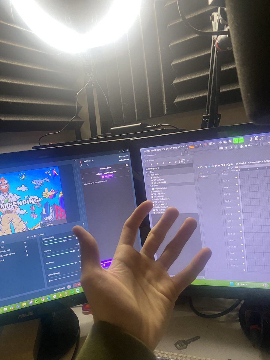 I’m back from the sickness

We cheffin up on stream

Affiliate acquired 

WE ON

twitch.tv/kingofthelimes