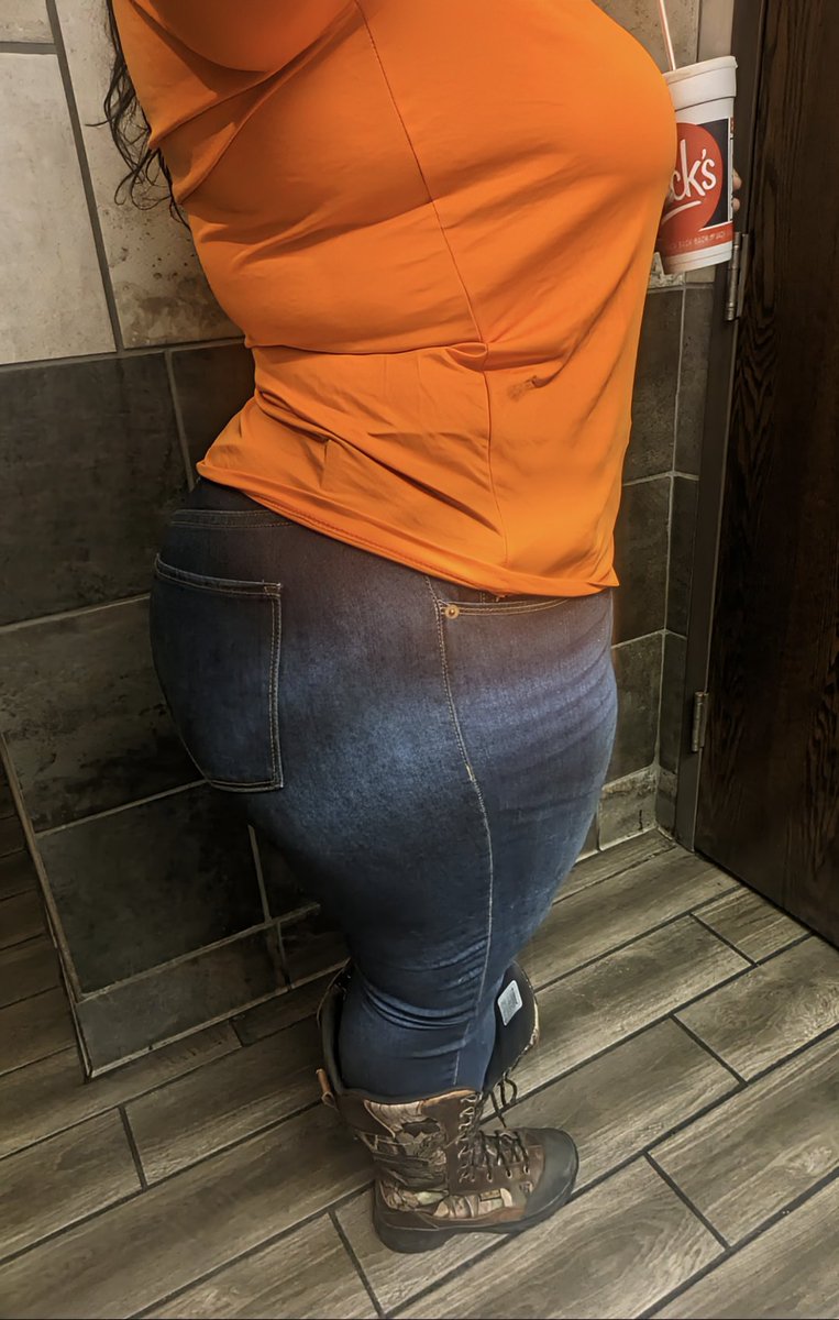 UrLil_Obsession's tweet photo. 🤭 Cornbread fed 🤠 https://t.co/Ue4lRR3FBb