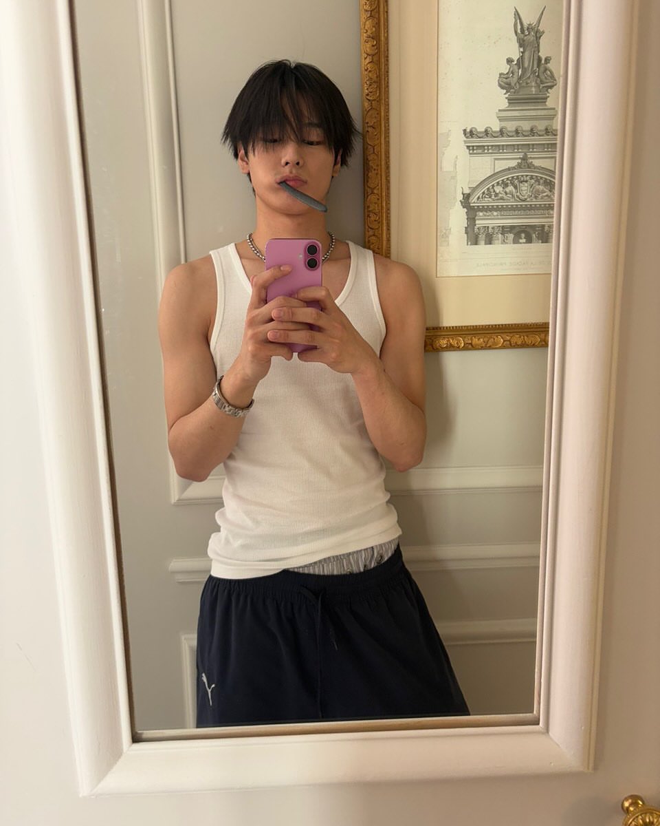 여친 깨워서 조식 먹으러 갈 준비하는 남친미 있으시다