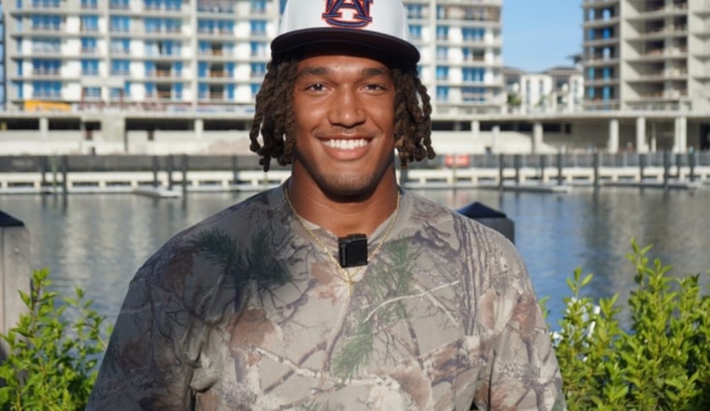 Behind The Committment: Why versatile 2026 LB Adam Balogoun-Ali <a href="/A10_got_game/">Adam balogoun-Ali 4⭐️</a> chose Auburn. 

“It just means more at Auburn in my opinion”

More from <a href="/Rivals/">Rivals</a> here
on3.com/college/auburn…