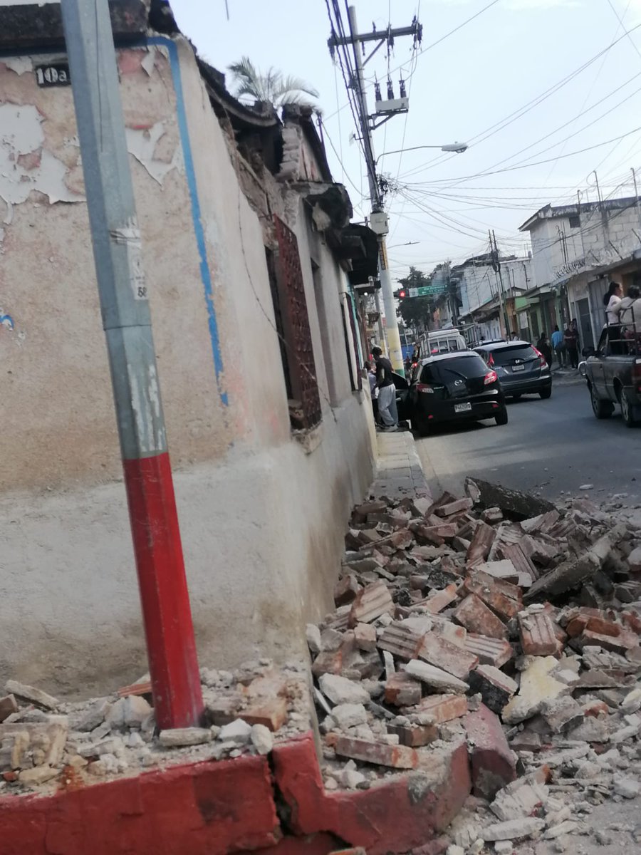 Los sismos de esta tarde han provocado daños en residencias y en la infraestuctura, en Sacatepéquez, Santa María de Jesús, San Cristóbal El Alto, Amatitlán y zona  1, informan los Bomberos Voluntarios.