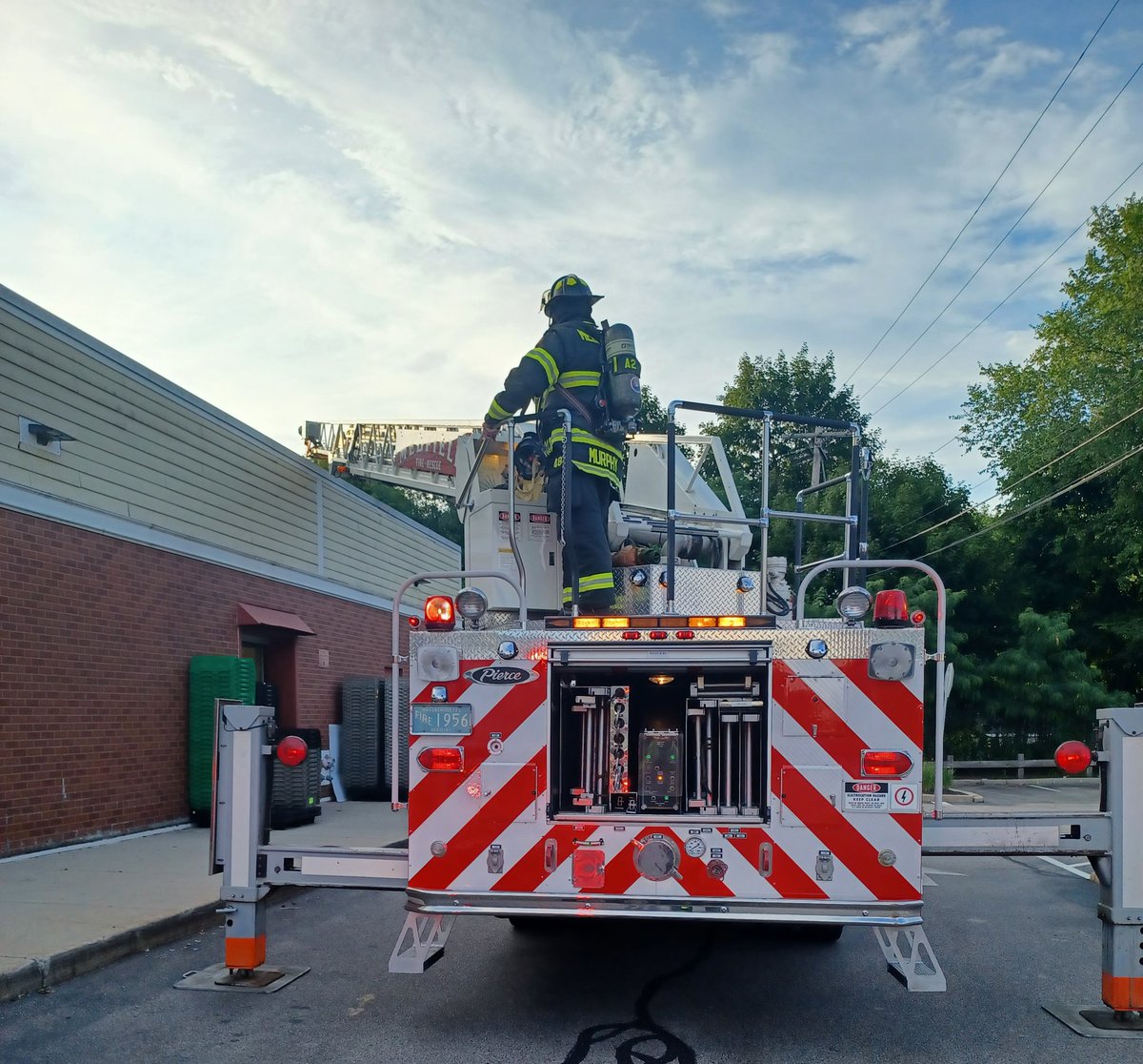 6:30pm: Box 421 struck for a fire alarm and light smoke in a commercial building. Car 1, Engine 2, Ladder 1, Squad 4. Mechanical/HVAC issue secured, no fire, units clear.