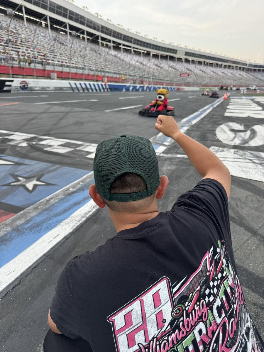 Ryan wanted to see mascots up close. 😂