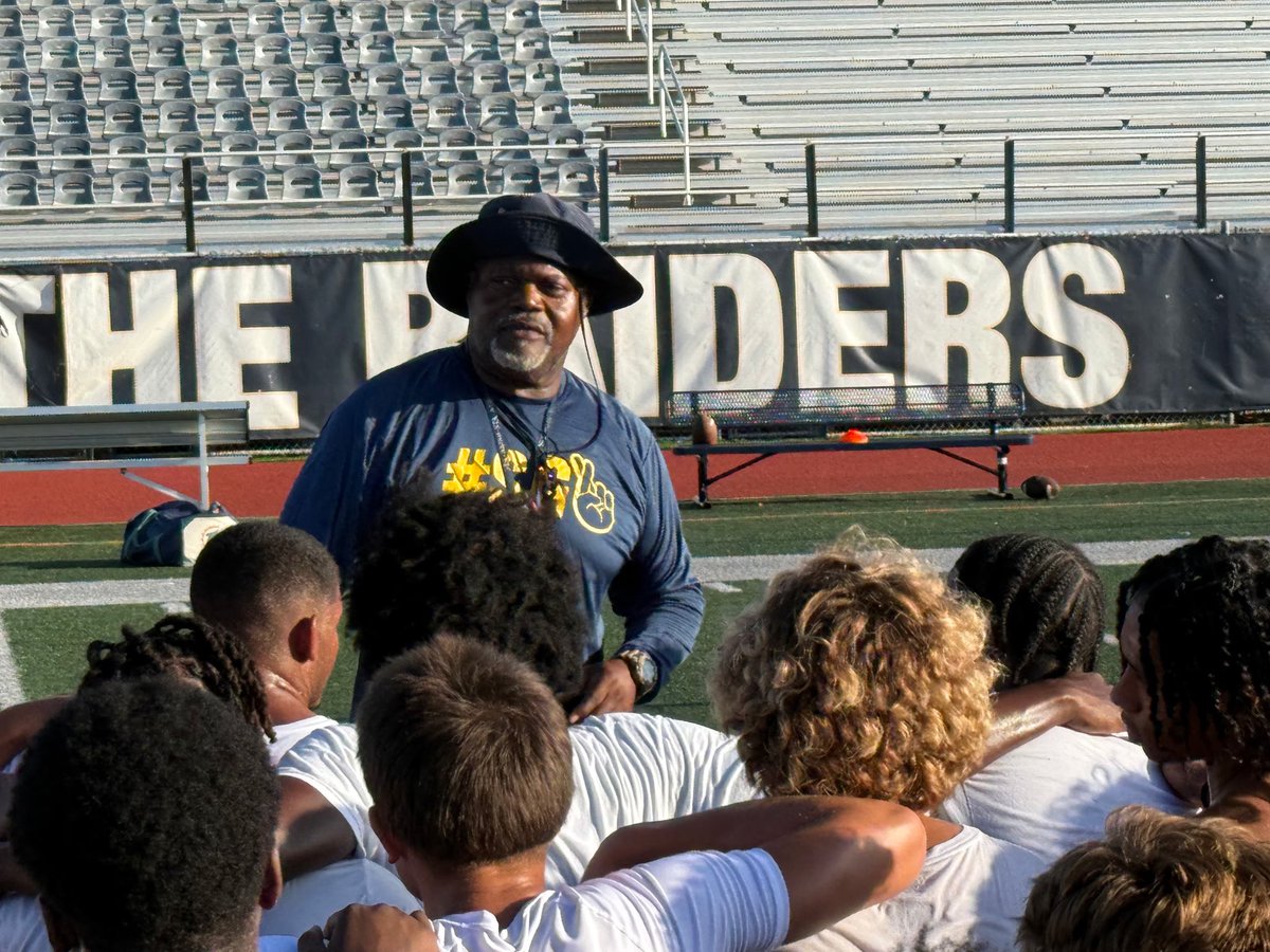 Aquinas Football (@sta_football) on Twitter photo 🔹🔸 Keep tabs on your brother. Check in on him.🔸🔹
<a href="/coachs3132/">stevinscott</a>
#VictoryStory
#FFTE
#YouGoWeGo
<a href="/CoachHarriott/">Roger Harriott</a> 🔹🔸 Keep tabs on your brother. Check in on him.🔸🔹
<a href="/coachs3132/">stevinscott</a>
#VictoryStory
#FFTE
#YouGoWeGo
<a href="/CoachHarriott/">Roger Harriott</a>