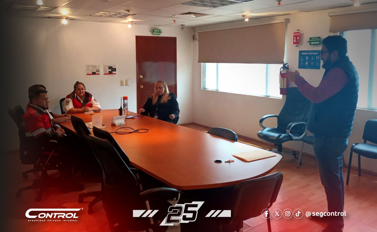segcontrol's tweet image. ✨ Héroes Control | Guadalajara ✨
En Control sabemos que la grandeza se construye día a día, con pasión, entrega y compromiso.

💪 Gracias por demostrar que, cuando se trabaja con corazón, vamos #ConTodoControl.

#25añosencontrol🎖 #SeguridadPrivada #GuardiasControl