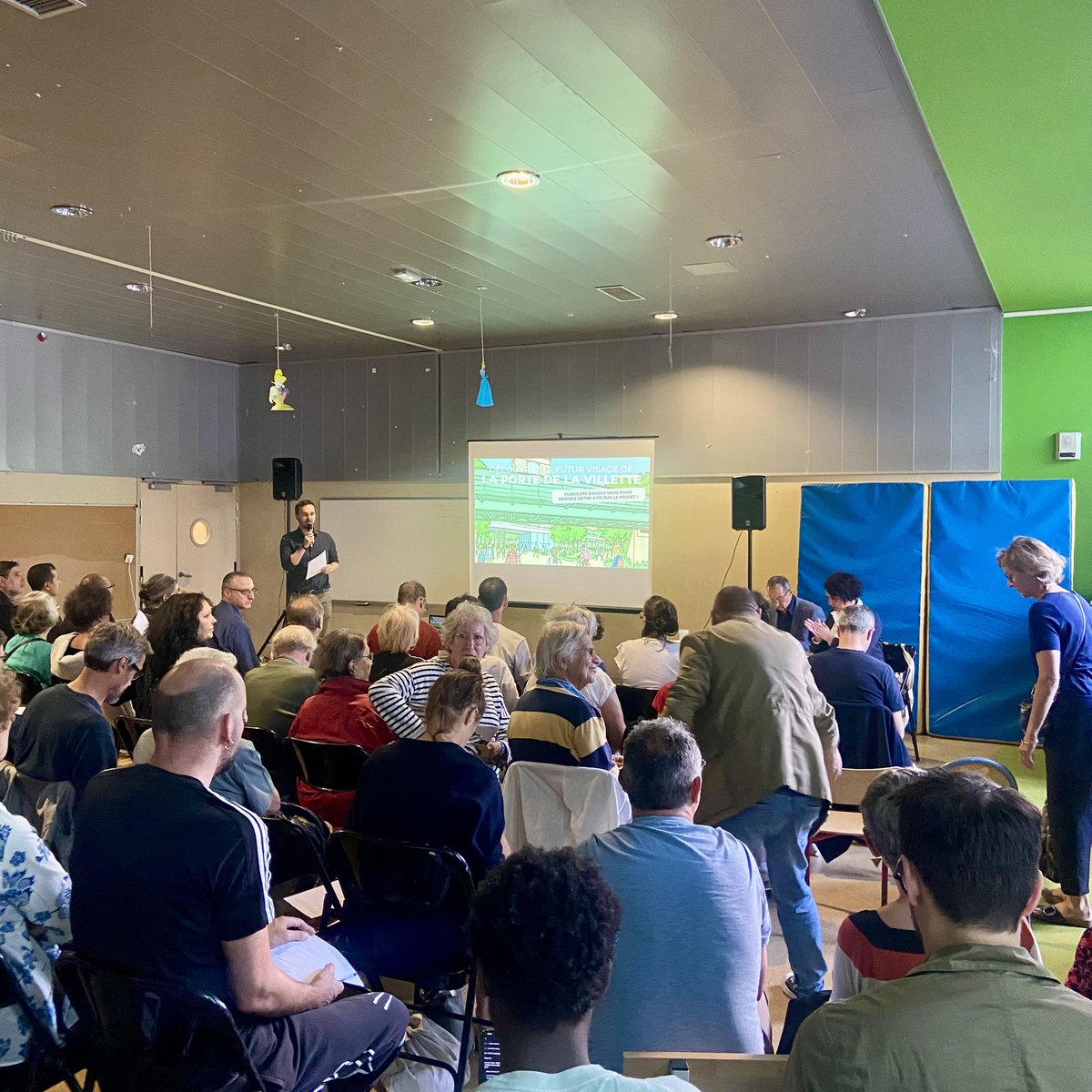 FrancoisDagnaud's tweet image. Un projet important, utile, partagé.
Merci aux habitants venus nombreux à la réunion publique ce soir pour découvrir et enrichir la transformation de la Porte de la Villette.
Plus vert et plus accessible : rendez-vous dès cet hiver pour les premières transformations !