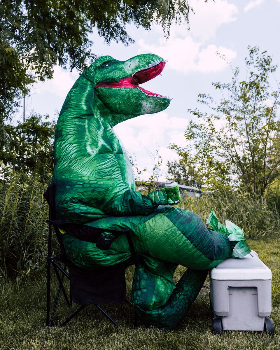 Have you been looking for a stylish way to keep your beverages this cold and rep your favorite dino racing duo? Look no further! AO Koozies are here: aoracing.com/ao-store-novel…