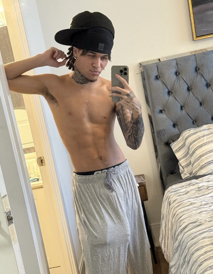 Just say "hello" and unlock my nudyz gallery