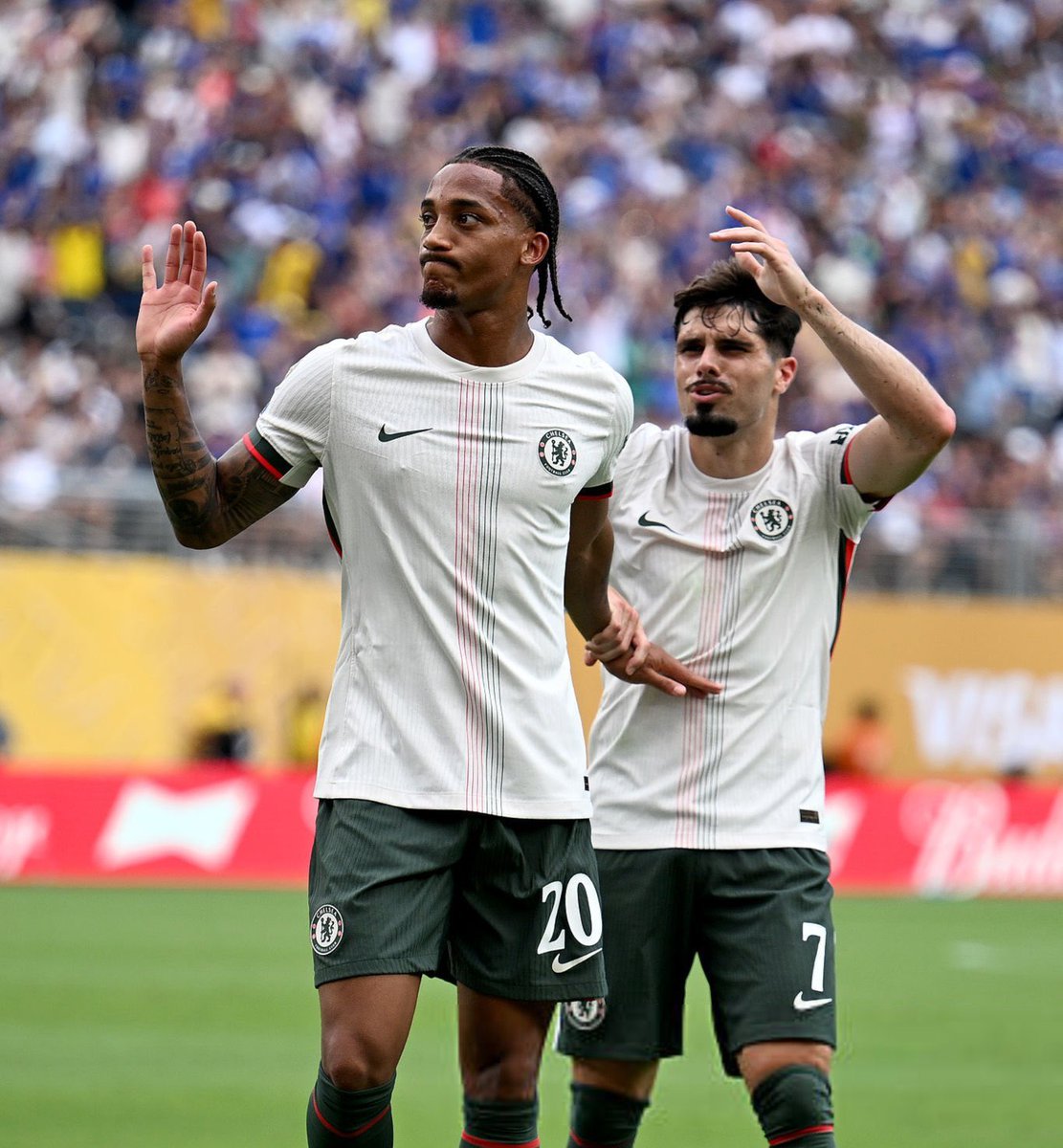 🚨 HT: Chelsea 1-0 Fluminense 

A Joao Pedro SCREAMER puts Chelsea into a good position in the Semi Final 🔥