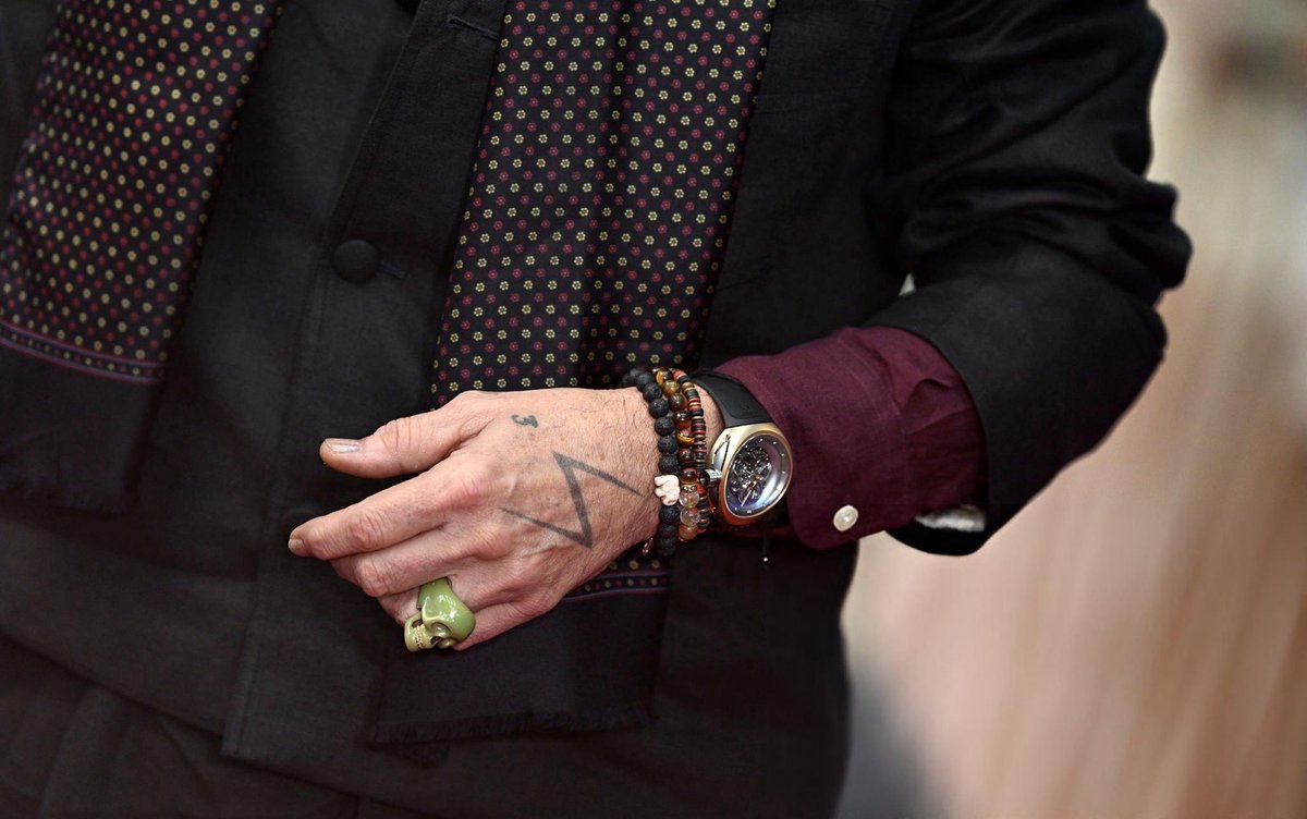 Don’t mind me… Just leaving this image of god dad (#JohnnyDepp)’s hand here for those who loves seeing it 😗😁