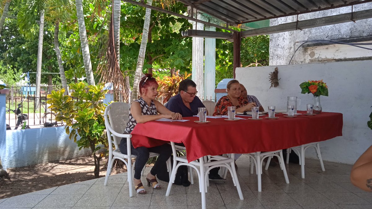 DME_Florida's tweet photo. La Dirección General de Educación en #Florida recibió la visita de Control del Comité Central del #PCC, la cual evaluó la Superación de los Docentes, la Formación Pedagógica y el Trabajo Preventivo entre otros temas de suma importancia.
 #CubaMined #PorCamagüeyTodo https://t.co/s2mpcGJqFW