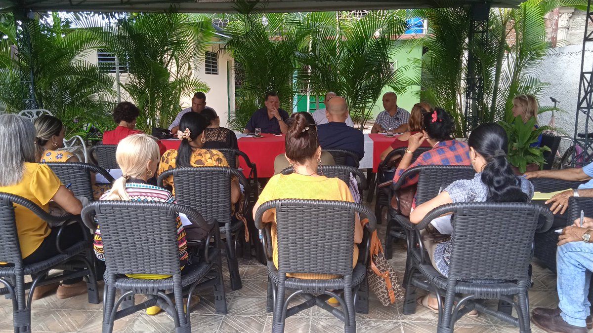 DME_Florida's tweet photo. La Dirección General de Educación en #Florida recibió la visita de Control del Comité Central del #PCC, la cual evaluó la Superación de los Docentes, la Formación Pedagógica y el Trabajo Preventivo entre otros temas de suma importancia.
 #CubaMined #PorCamagüeyTodo https://t.co/s2mpcGJqFW