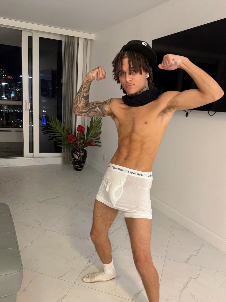 Type "hello" to unlock my full nudyz drop