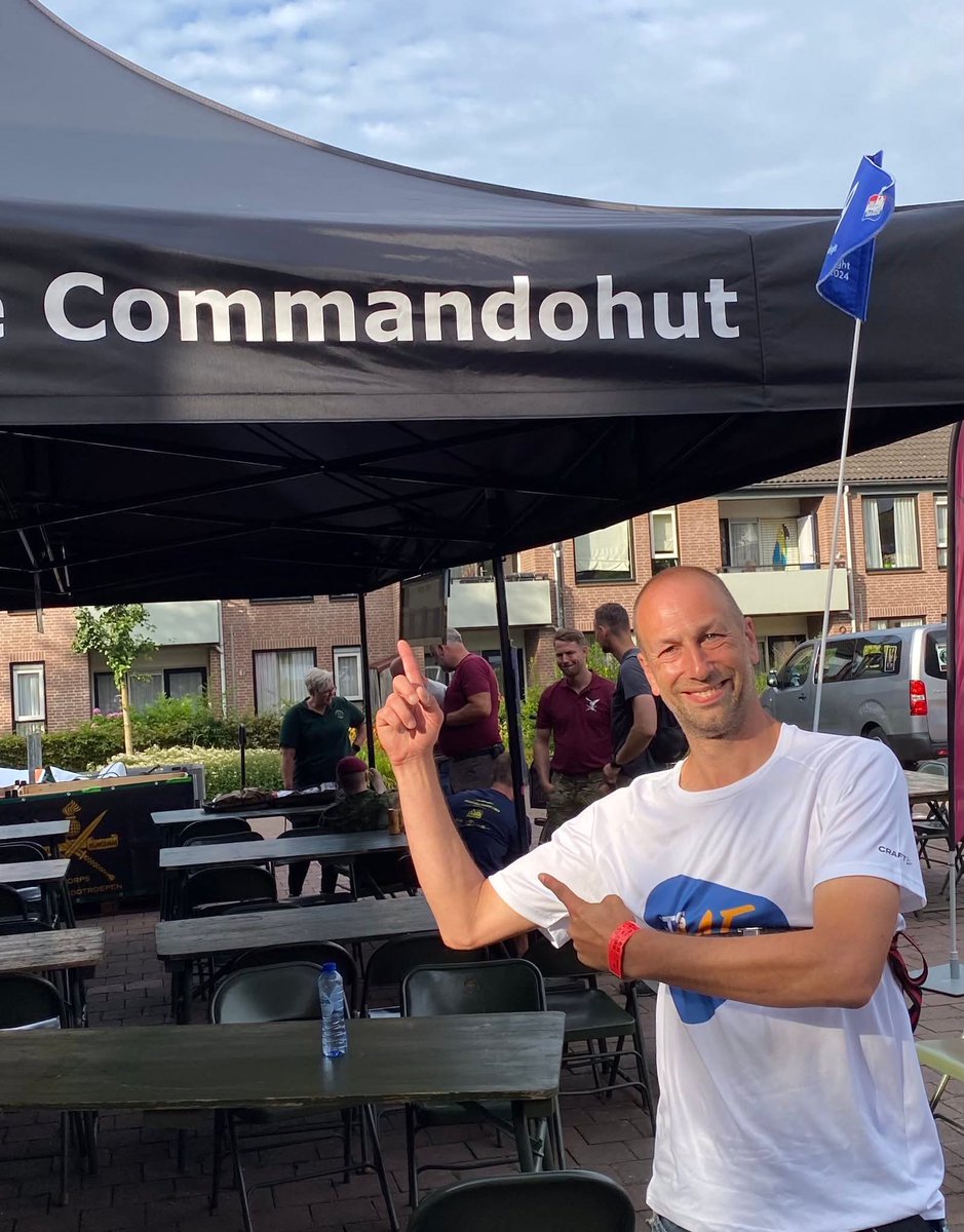 commandohut's tweet image. ❣️Jazeker, de Commandohut is er voor BURGERS ❣️ …. en ook voor militairen. Blaren verzorgen &amp;amp; massages halverwege de route, het kan net even nodig zijn … een hamburger 🍔 scoren ook! Bij de Commandohut is het te combineren.
#vierdaagsevannijmegen #4daagse #Nijmegen