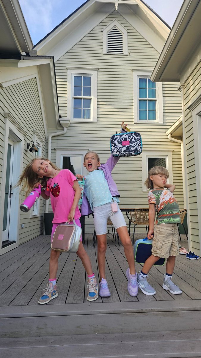 DNorman14's tweet photo. Blessed and very thankful for the joy these 3 bring every day! https://t.co/Linc88S6VA