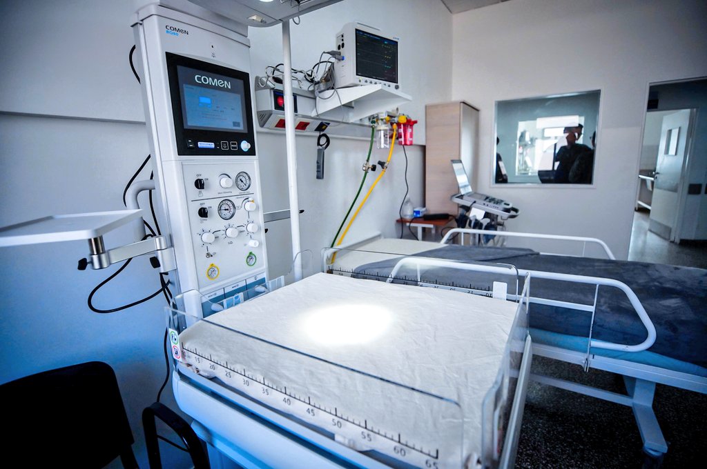 🏥Inversión récord en el Hospital de Niños.
El gobernador <a href="/MartinLlaryora/">Martín Llaryora</a>  junto al intendente <a href="/PasseriniOk/">Daniel Passerini</a>, inauguraron la nueva Unidad de Cuidados Intensivos Pediátricos del Hospital de Niños que ahora cuenta con 43 camas de alta complejidad, duplicando así su capacidad.