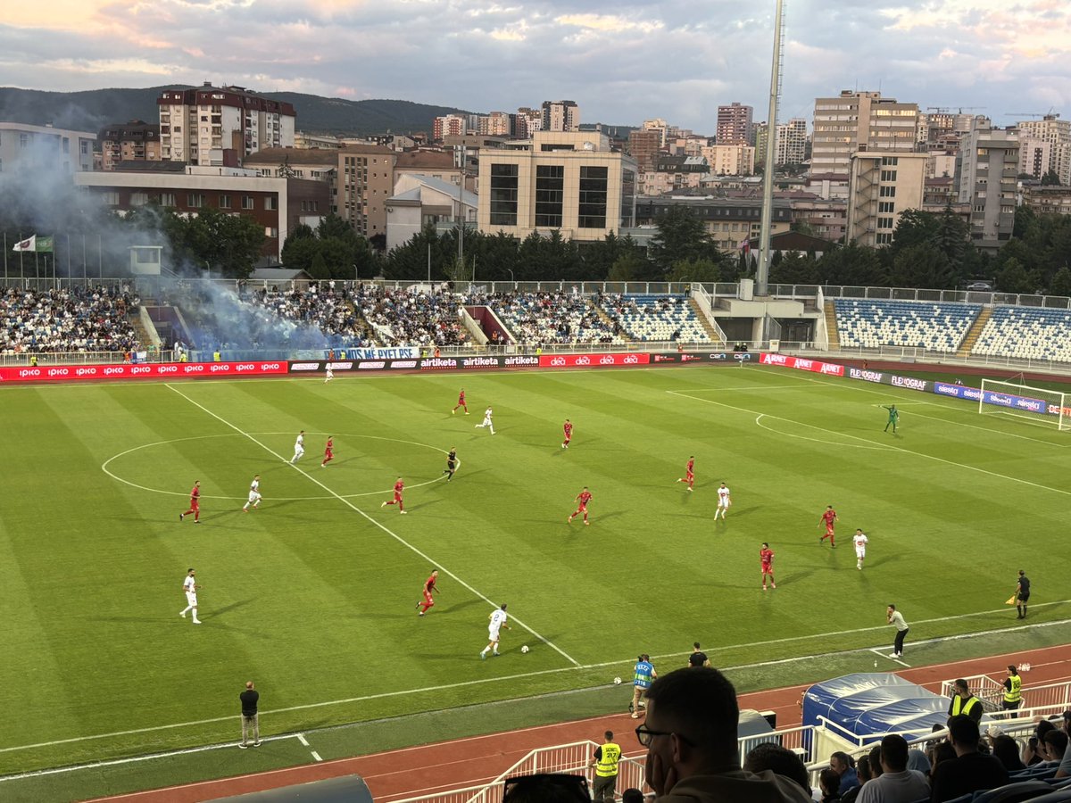 Sommerferie på Balkan. FC Drita og FC Differdange stod for turens første kamp da de møttes i Champions League-kvalik. Hjemmesupporterne sørget for stemning på tribunen og kunne glede seg over 1-0-seieren. Kosovo ble land nr 26 og Stadiumi Fadil Vokkri bane nr 375. #groundhopping