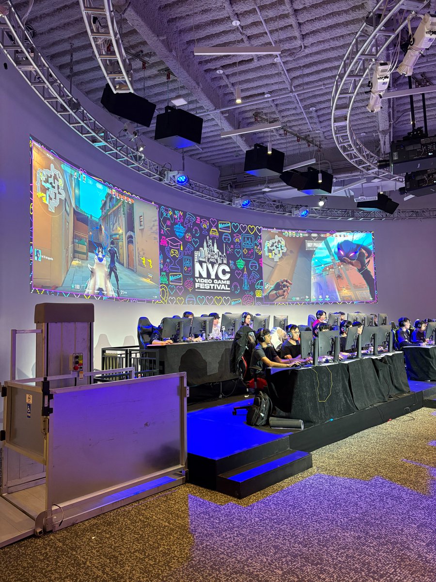 St. Bonaventure U (@stbonaventure) on Twitter photo An epic finish for rising sophomore Christopher Hayden, โ27, of Waterloo, NY, who placed 2nd in Fortnite at the NYC Video Game Festival! ๐ฅ๐ฎ Cheered on by <a href="/bonaventuregam1/">St. Bonaventure University Esports</a> Coach Christian Greer, he took home a trophy, medal & PS5.
Esports at SBU๐ฎ: ow.ly/mu3H50Wmwcp An epic finish for rising sophomore Christopher Hayden, โ27, of Waterloo, NY, who placed 2nd in Fortnite at the NYC Video Game Festival! ๐ฅ๐ฎ Cheered on by <a href="/bonaventuregam1/">St. Bonaventure University Esports</a> Coach Christian Greer, he took home a trophy, medal & PS5.
Esports at SBU๐ฎ: ow.ly/mu3H50Wmwcp