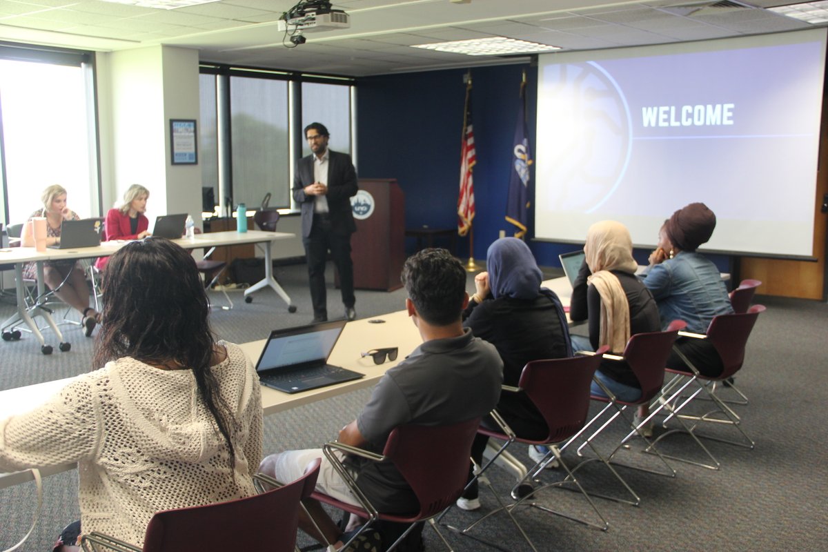 UofNO's tweet image. This afternoon was the inaugural session of our new Startup Studio course, a collaboration of several faculty members from the business, computer science, and liberal arts programs. This free course aims to provide students with the fundamentals of entrepreneurship.