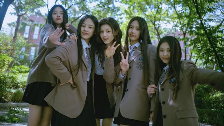 𖹭 cancan 𖹭 tweet media