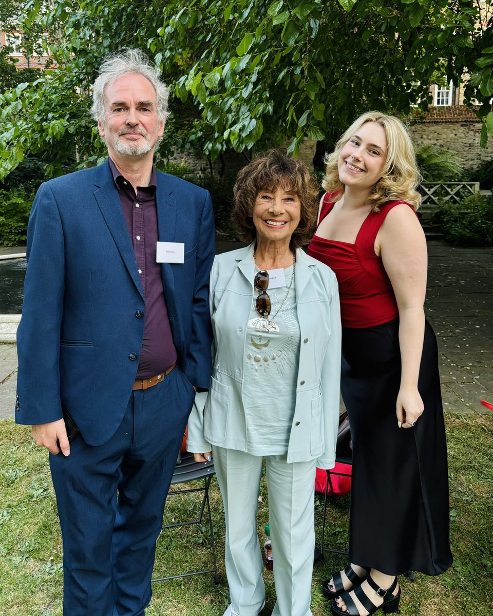 0hMySt4rs's tweet image. Doctor Who: The Adventures After ✨
A book of sequels to some of the Doctor’s most iconic adventures. With contributions from Carole Anne Ford, @ManningOfficial + more!
It was an absolute joy to edit/co-write for this book, and to finally write for two of my fav Doctors! 🥹