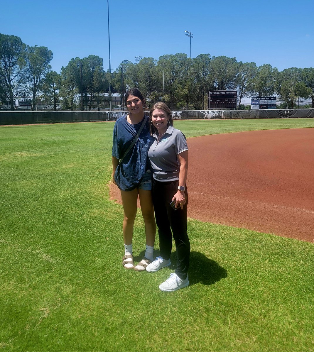 CeliaMarquez25's tweet image. A very special "Thank You" to Dr. @AmberBurdge , AD @nmsu for the amazing tour of the @NMStateSoftball facilities! Loved Las Cruces!