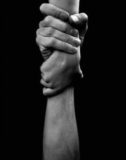dr_tlstyvsk's tweet photo. herkes yanında olabilir, onlar arkadaştır; ama seni hüznünden çekip çıkaran, sana inanan ve iyileşeceğine yürekten güvenen kişi…
o, ruhunun özeli, kıymetlisidir. https://t.co/vn7zQRVqa5