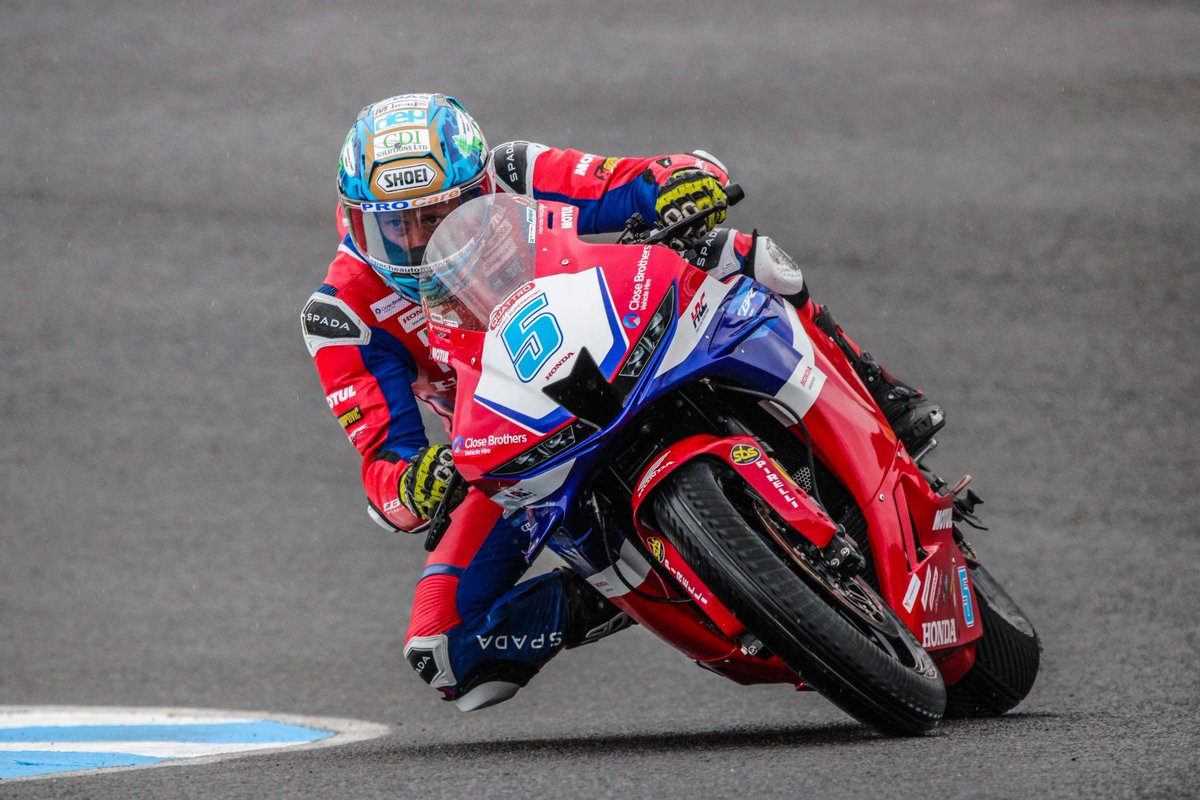 A few of my photos from British Supersport practice of Jack Kennedy, Oliver Barr, Dean Harrison &amp; Lee Johnston from Knockhill 2025 BSB round.