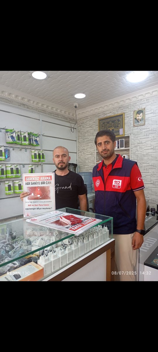 Gazi şehrimizin esnaflarına 112 Acil Çağrı Merkezi hakkında bilgi verip broşür ve katalog dağıtımı gerçekleştirildi.
<a href="/tcicisleri/">.</a> 
<a href="/112acilcagri/">112 Acil Çağrı</a>