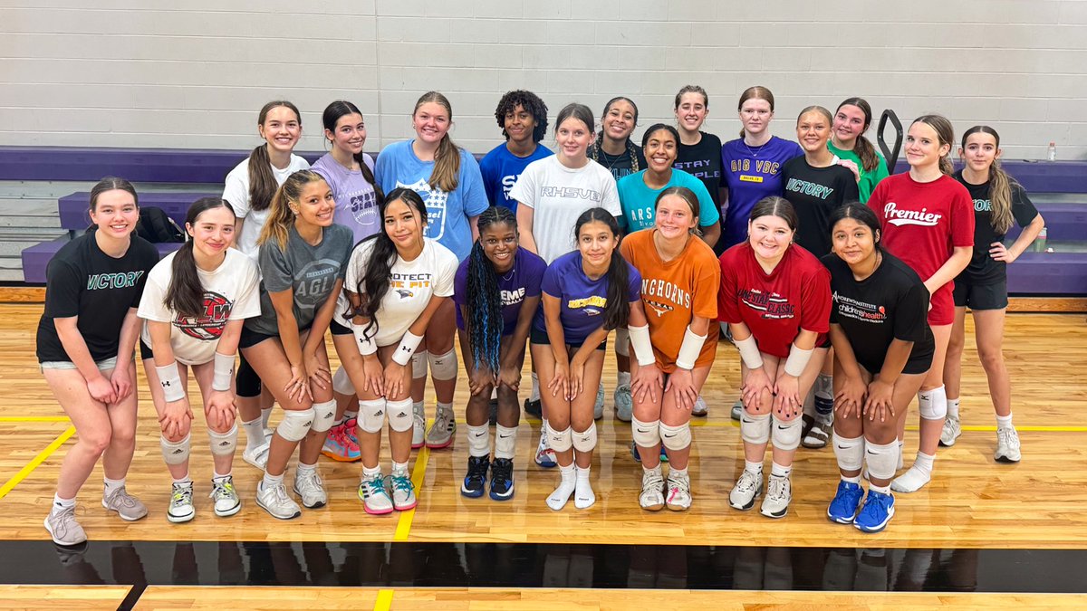 Nothing better than a gym full of these faces! 💜🏐

#RHSVB | #Team52
#SummerSkillz😤🦅🏐