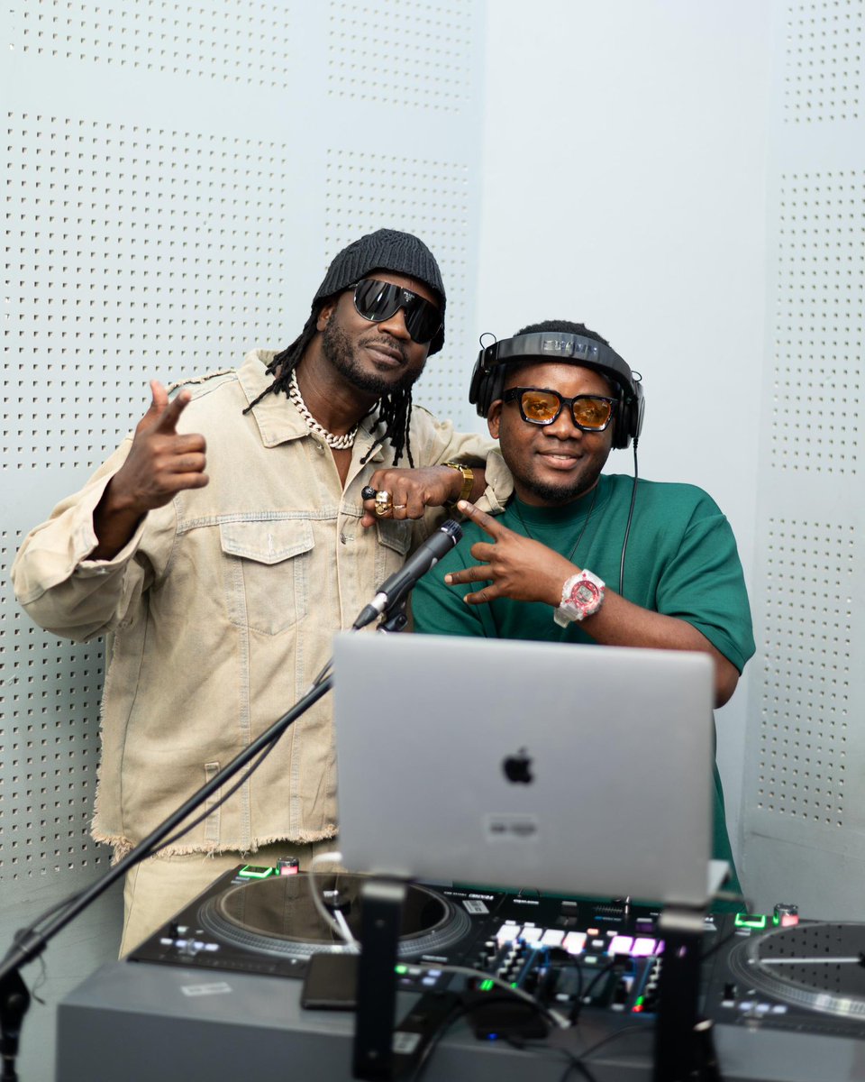 BebeCoolUG's tweet image. Had a powerful sit-down with Bongo Fleva 90.0 FM as part of the #BreakTheChains media tour in Dar!
Big love to the team for the warm vibes and deep convo🔥
📍Dar es Salaam
#BebeCoolInDar #BreakTheChainsAlbum