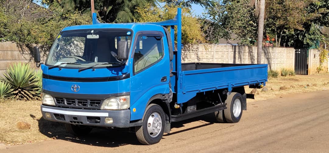 *Toyota Dyna 3.5Ton Truck*
- N04C Engine (Powerful)
- Manual Transmission - 3.5Tone 
- Dropside Panels 

🇺🇸$18 500

+263784984104