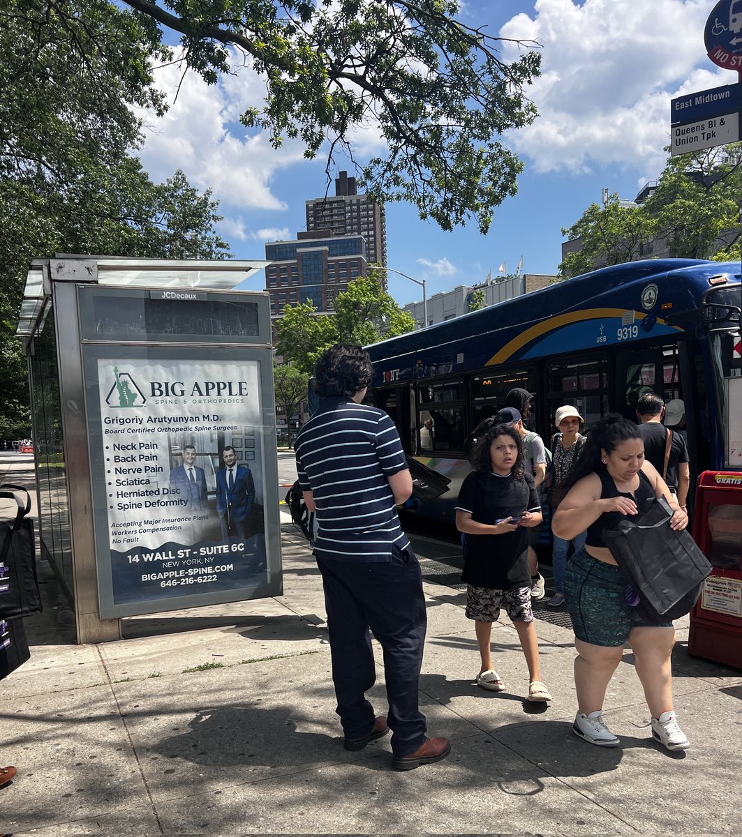 Lynn4NYC's tweet image. As part of a Foster Parent Recruitment Day of Action today, #TeamLynn joined our partners at @ACSNYC and @NYCCouncil in sharing information on how to become a foster parent.
NYC’s foster parents provide safe, nurturing, and loving home environments for children and youth in…