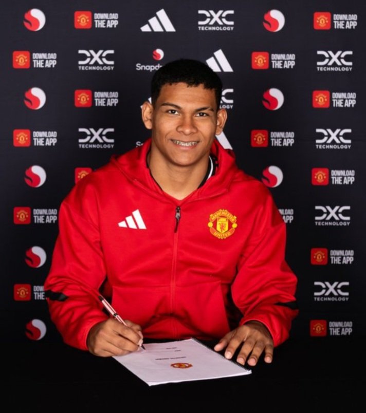 manunited_2025 (@manfanpage2023) on Twitter photo Welcome Diego Leon ❤️⚽️🇵🇾
<a href="/ManUtd/">Manchester United</a> <a href="/premierleague/">Premier League</a>
#WelcomeDiegoLeon #DiegoLeon #Paraguay #ParaguayLife #PL #PremierLeague #ManUtd #MUFC #Manchester #GGMU #RedDevils #ManchesterUnited #Viral #Fyp #Football #Soccer #FollowMe Welcome Diego Leon ❤️⚽️🇵🇾
<a href="/ManUtd/">Manchester United</a> <a href="/premierleague/">Premier League</a>
#WelcomeDiegoLeon #DiegoLeon #Paraguay #ParaguayLife #PL #PremierLeague #ManUtd #MUFC #Manchester #GGMU #RedDevils #ManchesterUnited #Viral #Fyp #Football #Soccer #FollowMe