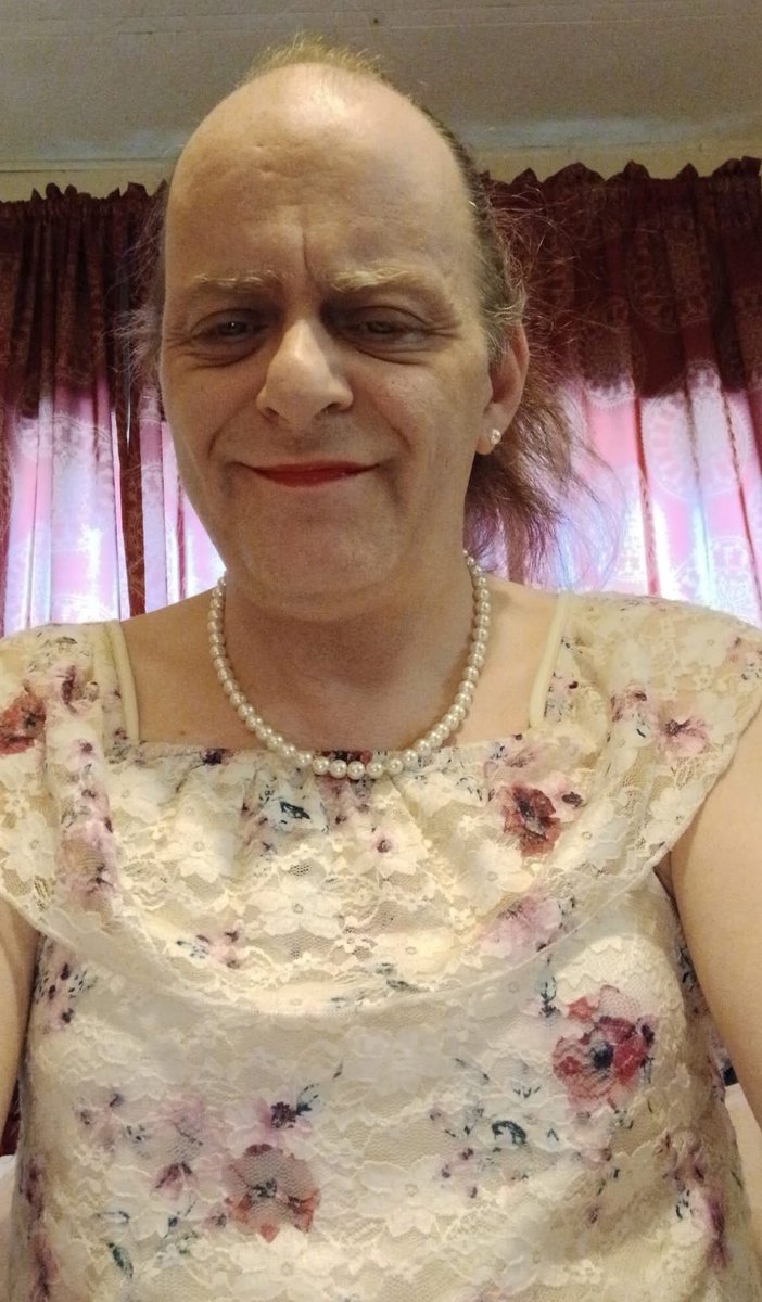This lady received a pearl necklace today from a passer by; didn’t give his name - literally came &amp; went. There’s still some decent folx about. ❤️

#Pride