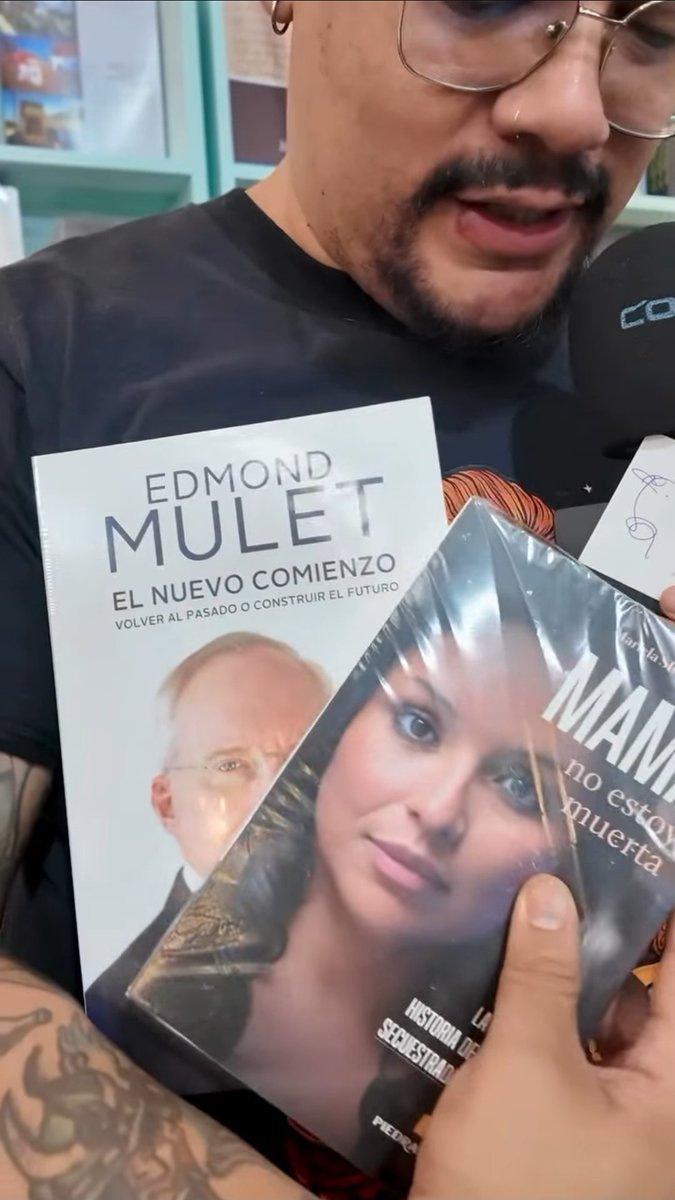 " Las dos partes del chisme" dice 🤔 👇🏼
instagram.com/reel/DL2zDw1OB…

<a href="/FILGuatemala/">FILGUA</a> <a href="/E_PiedraSanta/">Editorial Piedrasanta</a> 

#filgua #Filgua2025 #feriadellibro 
#Guatemala #escritora #adopciones #ilegales #TrataDePersonas