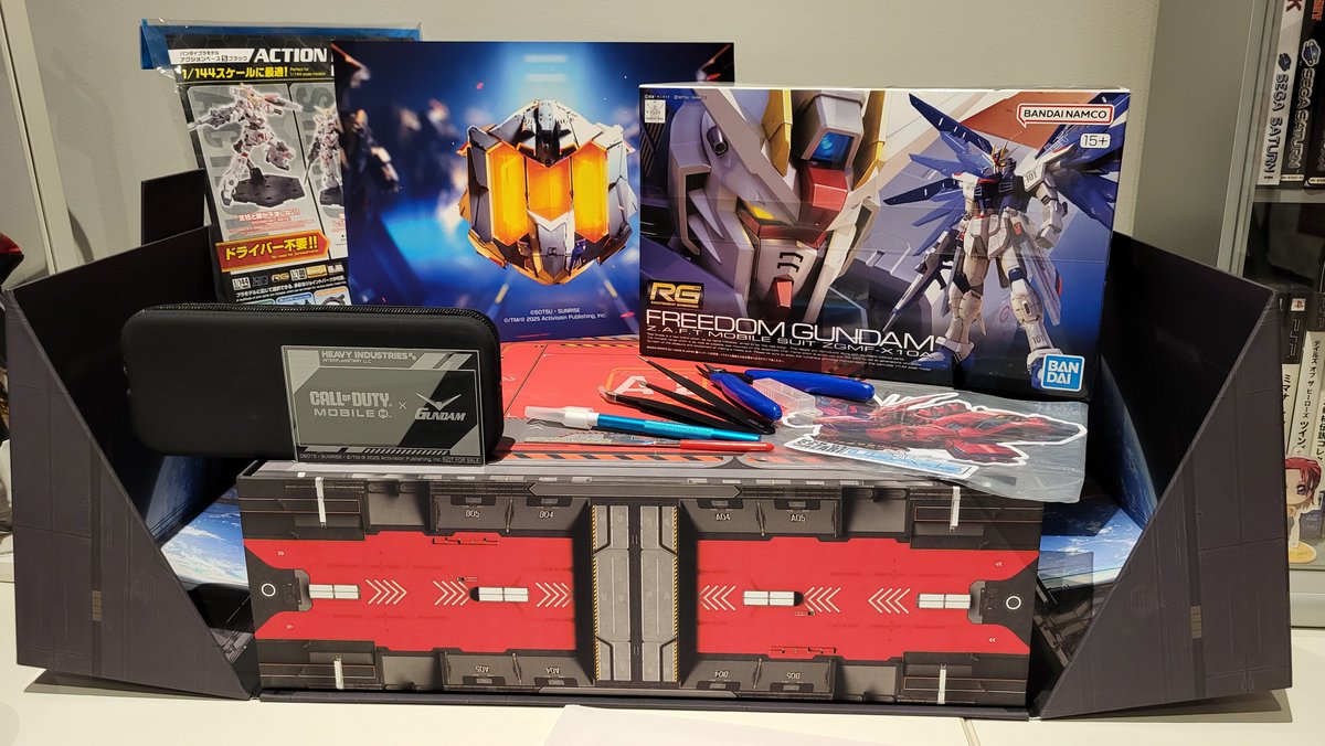 A Call of Duty Mobile x Gundam Care Package wasn't what I was expecting when FedEx told me they had a package for me lol.
#CODMxGundam