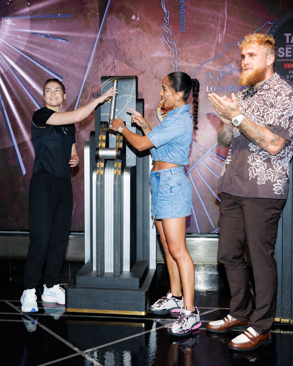 MSG (@thegarden) on Twitter photo Kicking off fight week with a lighting ceremony and epic face off on top of the <a href="/EmpireStateBldg/">Empire State Building</a>. Just 3️⃣ days until the big fight! #TaylorSerrano
🎟️: go.msg.com/TaylorSerrano3 Kicking off fight week with a lighting ceremony and epic face off on top of the <a href="/EmpireStateBldg/">Empire State Building</a>. Just 3️⃣ days until the big fight! #TaylorSerrano
🎟️: go.msg.com/TaylorSerrano3
