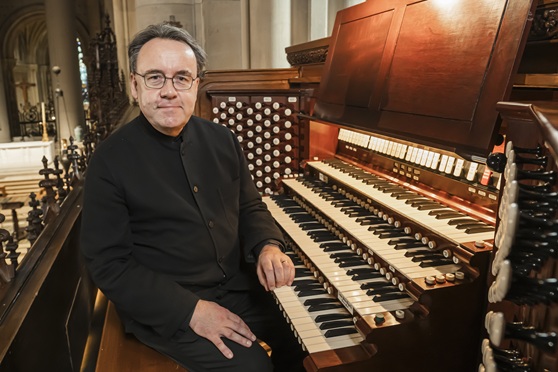kunstcentrum's tweet photo. Woensdag 16 juli 2025 vanaf 12.45 in de Kloosterkerk speelt de Engelse organist David Briggs ons volgende Pauzeconcert. Hij vertolkt vier improvisaties in verschillende stijlen. Briggs is een internationaal gerenommeerd organist die publiek van alle leeftijden weet te boeien. https://t.co/mSihydfKWp