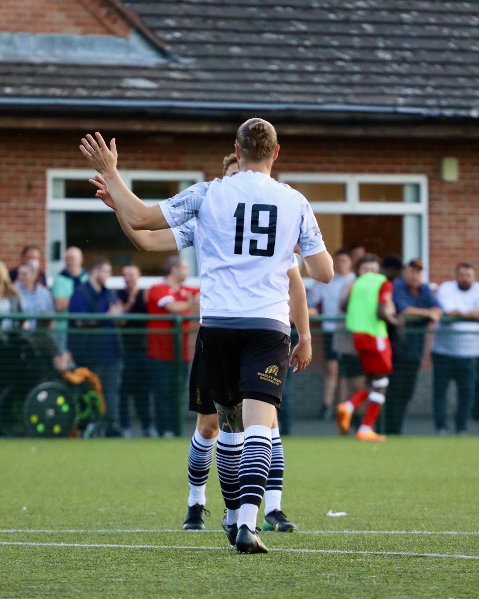 ✌️in 2️⃣

#vertumotornationtamworth | #COYL 🐑⚽️