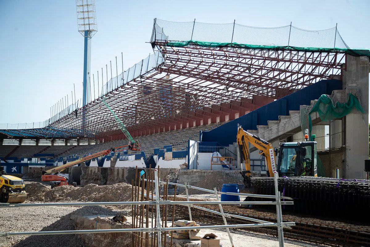 AS |
🔵⚪️🏟️ ملعب لا روماريدا، المقرّ التاريخي لريال زاراغوزا، يمر بعام من الأشغال ضمن مشروع تجديده استعدادًا لكأس العالم (2030)، حيث بدأت مرحلته الثانية وستنتهي أواخر (2027)

▪️🆕 وسيحمل الملعب اسم جديدًا "إيبيركاخا روماريدا" لمدة عشر شنوات مقبلة