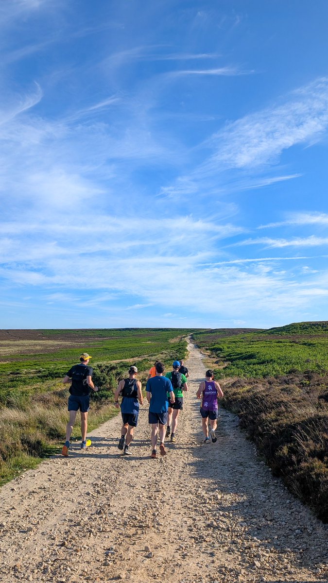 ABTheAdventure's tweet image. Lovely evening for a social run around Ringinglow with the Dig Deep race crew and @myRaceKitNorth