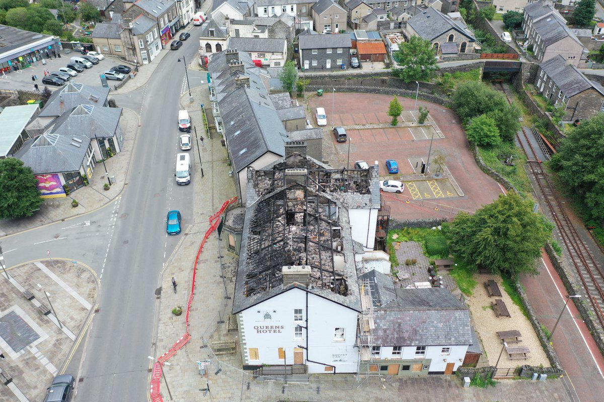 Dinistr y Cwîns Hotel, Blaenau Ffestiniog.