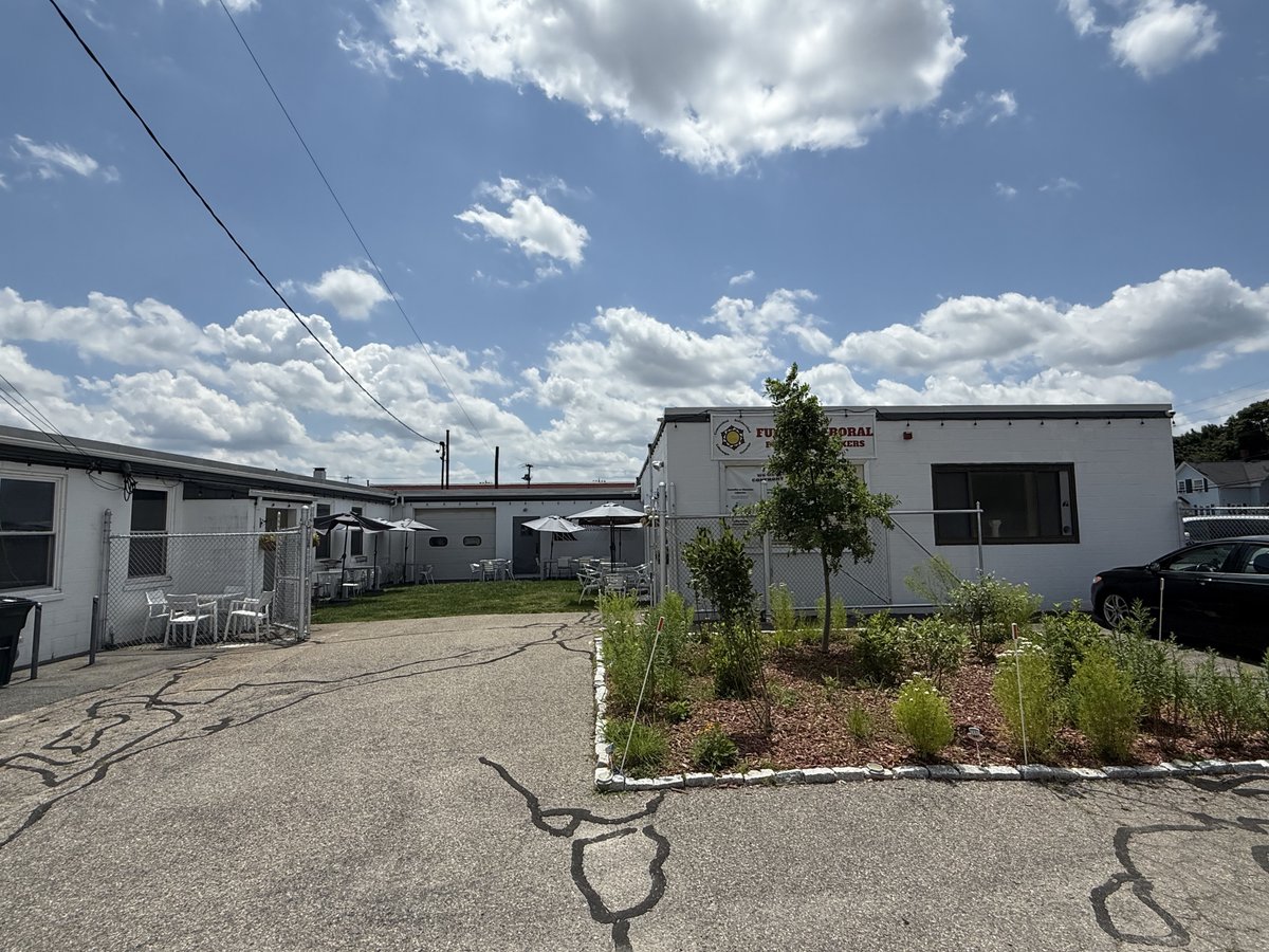 Fuerza_Laboral's tweet image. Beautiful summer day in Fuerzas Headquarters!
We always love visits! #greenbuilding